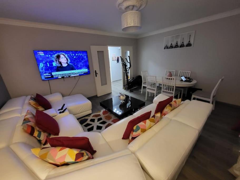 Appartement Confort Avec Balcon - Champigny Extérieur photo