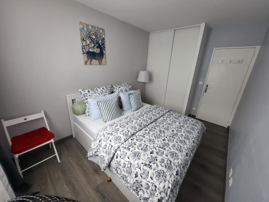 Appartement Confort Avec Balcon - Champigny Extérieur photo